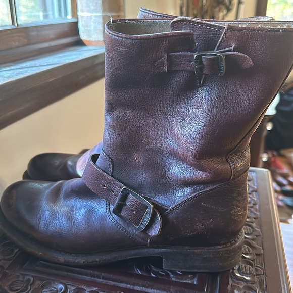 Frye - Jayden Cross Engineer Boots- Pre-Loved - Picture 2 of 14